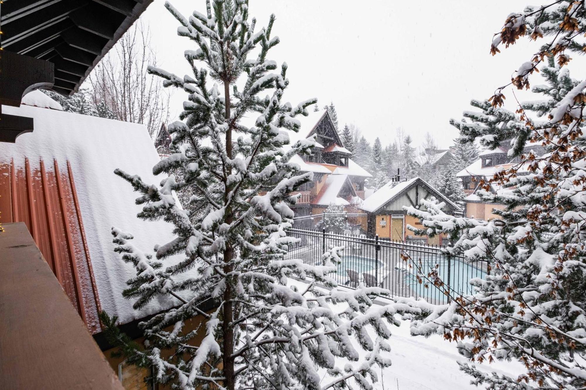 Sunpath By Outpost Whistler Vila Exterior foto