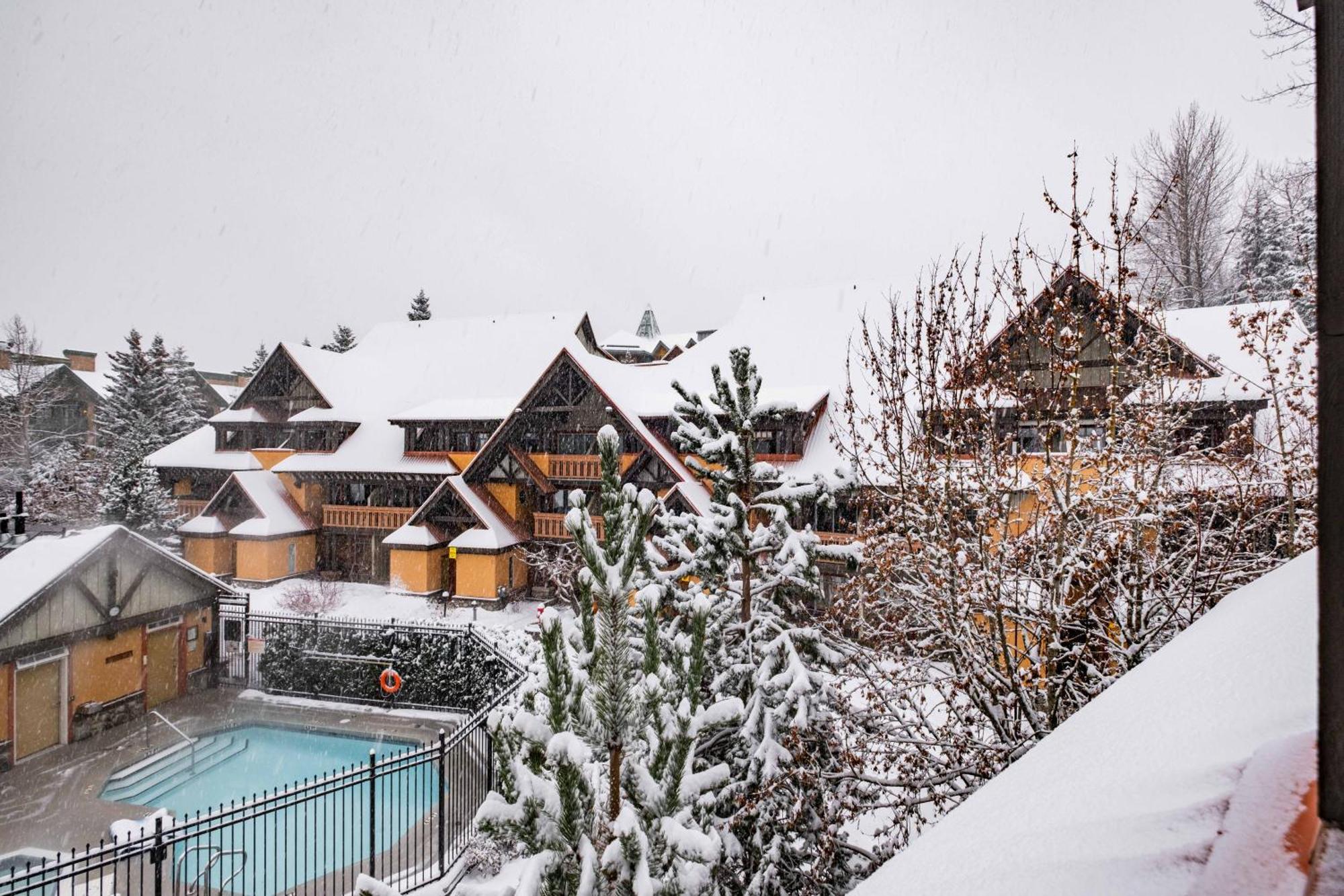 Sunpath By Outpost Whistler Vila Exterior foto
