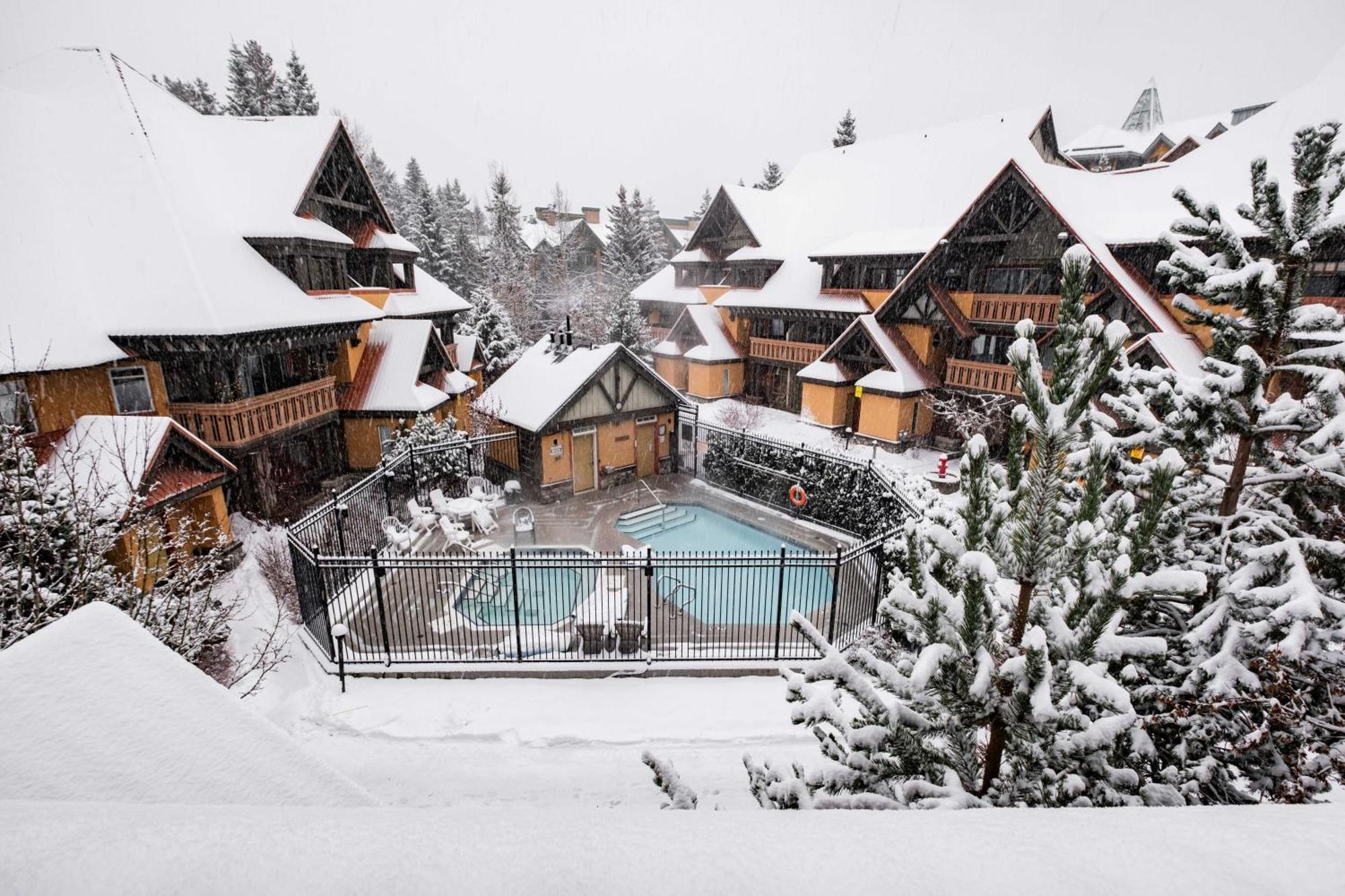 Sunpath By Outpost Whistler Vila Exterior foto