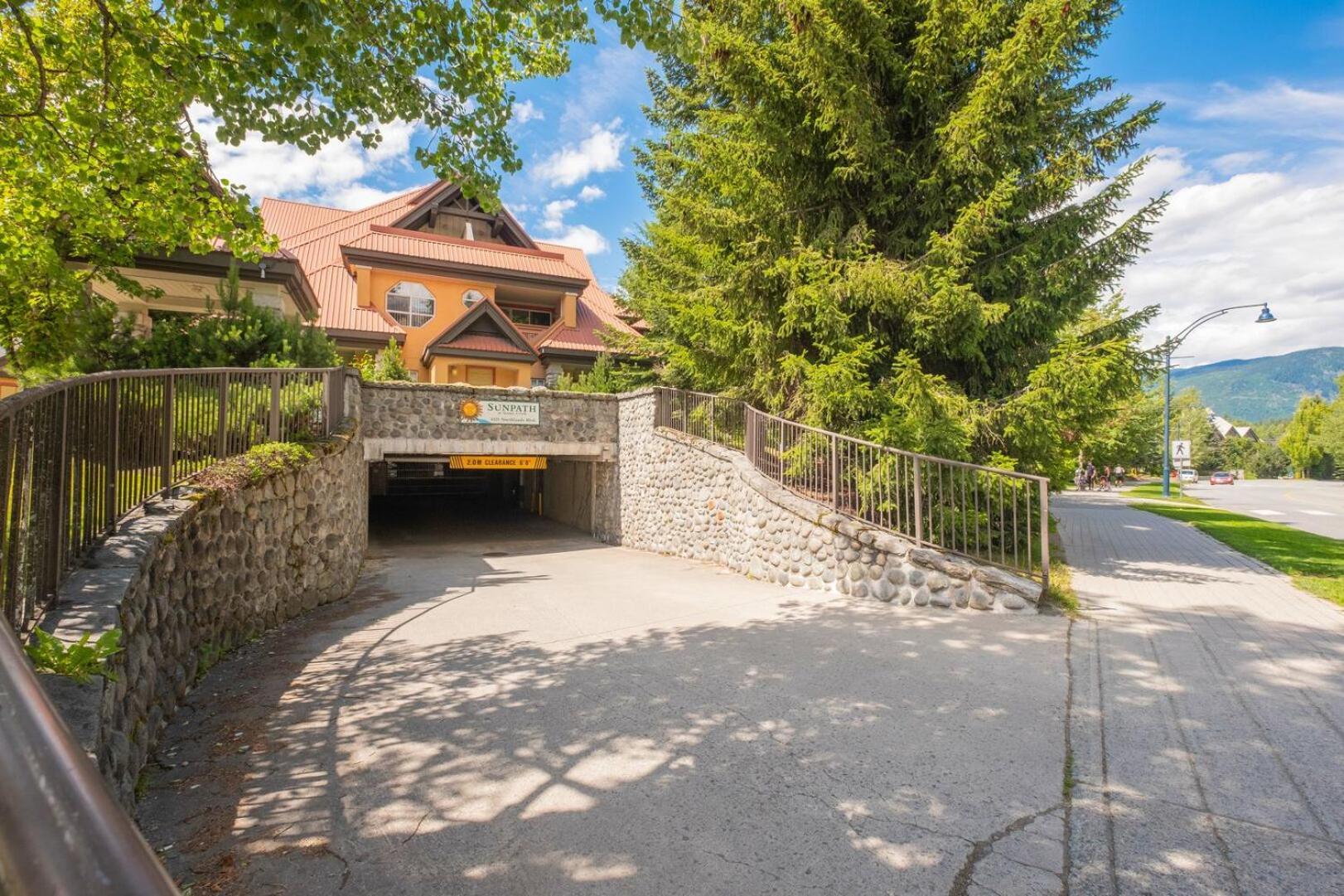 Sunpath By Outpost Whistler Vila Exterior foto